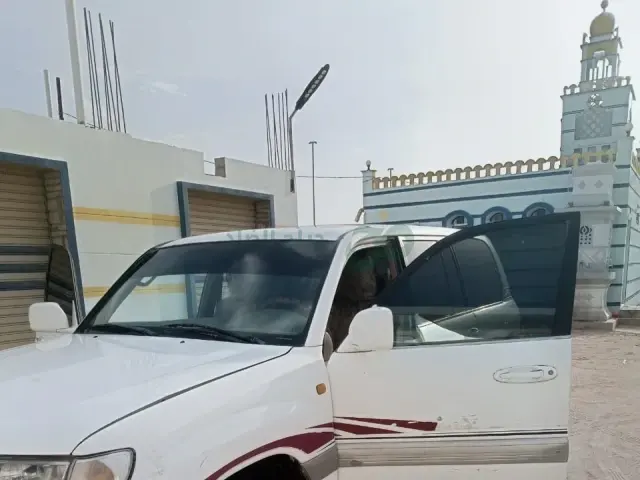 صورة مصغرة 7 من 8 — صالون موديل 1999